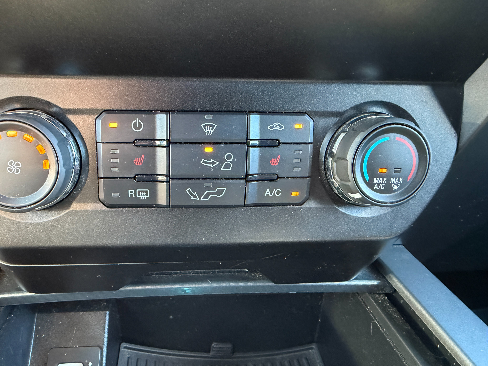 Used 2020 Ford F150 XLT w/ Equipment Group 302A Luxury AWD/4WD image 47