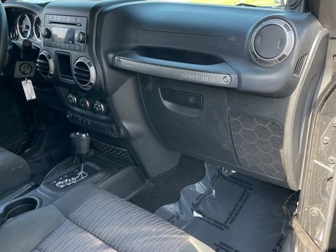 Used 2012 Jeep Wrangler Sport AWD/4WD image 17