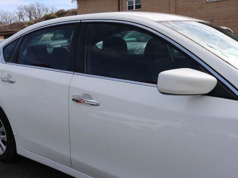 Used 2018 Nissan Altima 2.5 S w/ S Convenience Package image 8