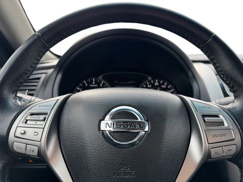 Used 2015 Nissan Altima 2.5 SV w/ Convenience Package image 18