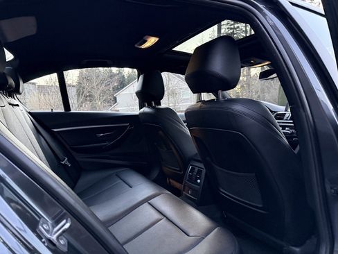 Used 2017 BMW 330i xDrive Sedan w/ Premium Package image 22