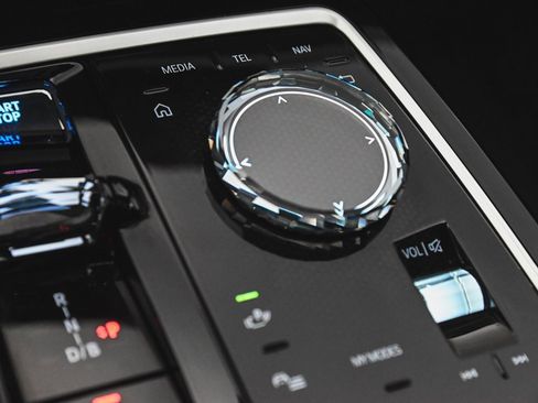 Used 2024 BMW i7 M70 w/ Executive Package image 29