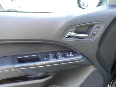 Used 2022 GMC Canyon AT4 image 16