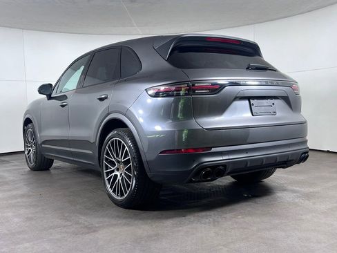 Certified 2023 Porsche Cayenne AWD/4WD image 3