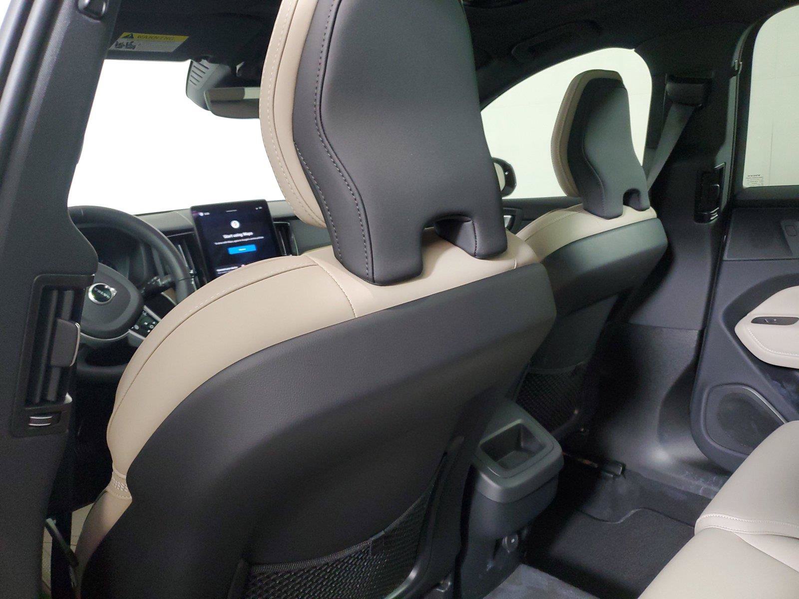 Certified 2026 Volvo XC60 B5 Core AWD/4WD image 14
