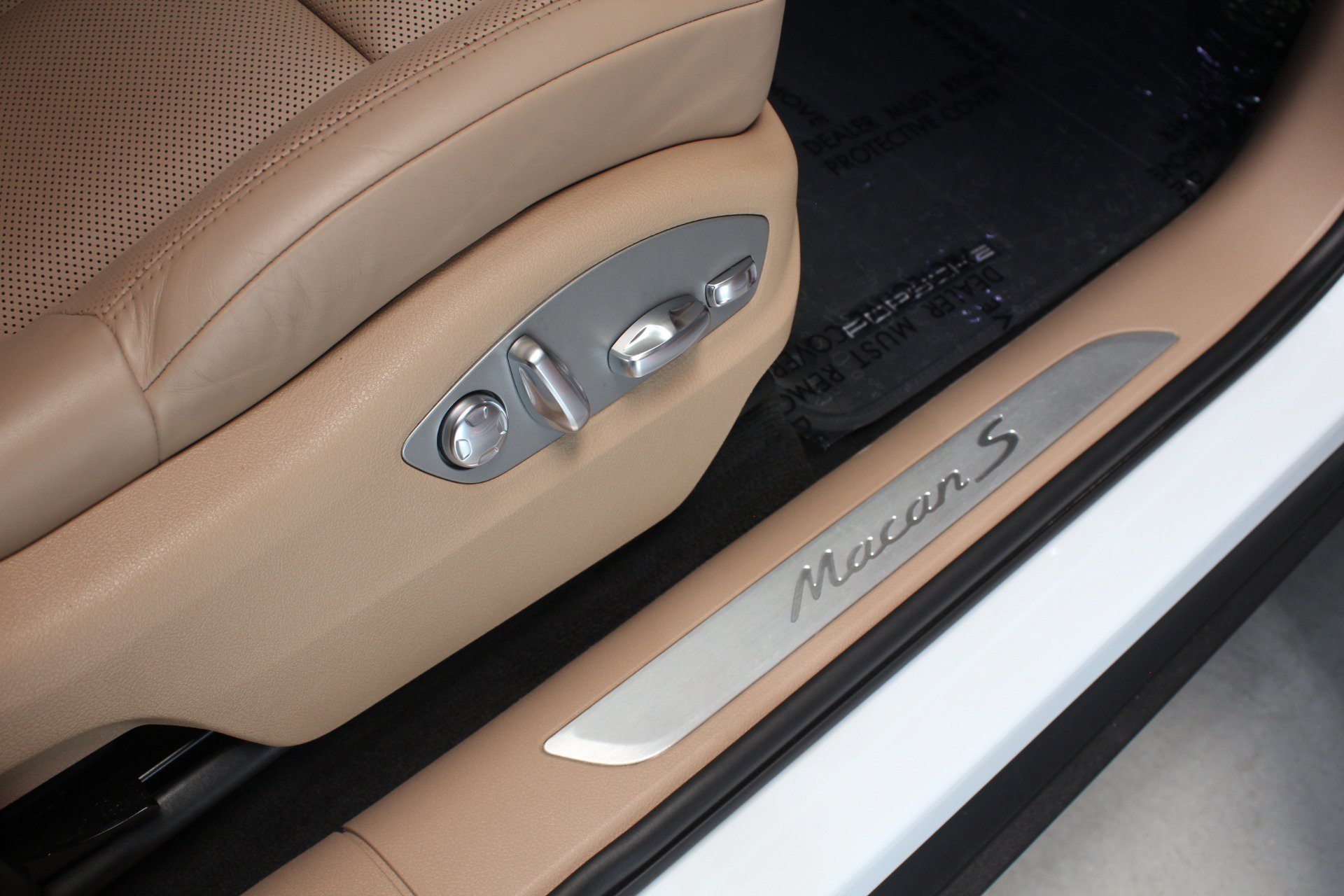 Used 2022 Porsche Macan S AWD/4WD image 56