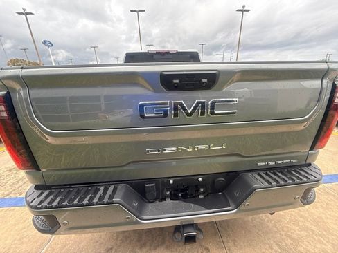 Used 2025 GMC Sierra 2500 Denali Ultimate AWD/4WD image 4