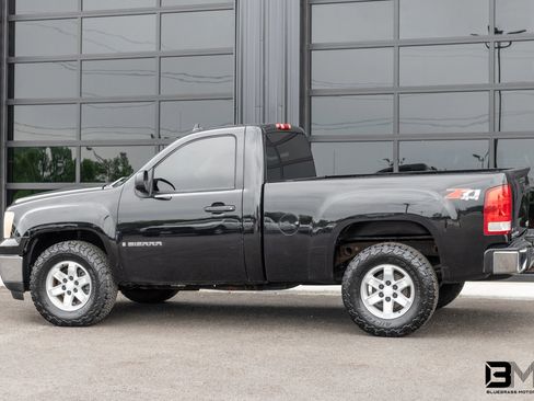 Used 2008 GMC Sierra 1500 SLE w/ Z71 Off-Road Package AWD/4WD image 5