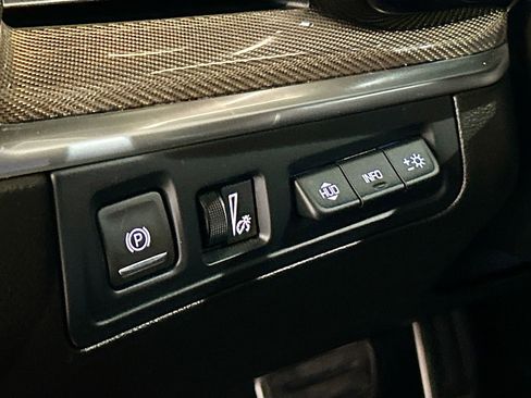 Used 2024 Cadillac XT5 Sportv w/ Platinum Package image 10