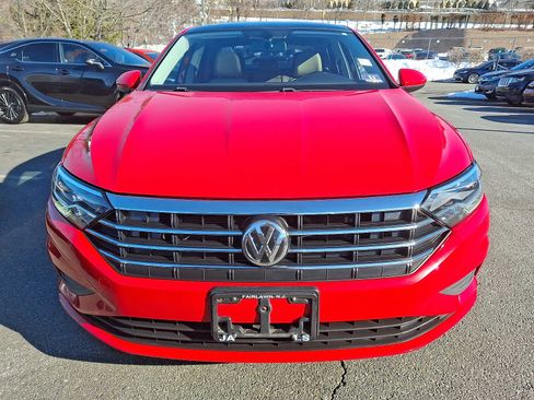 Used 2019 Volkswagen Jetta SE w/ Cold Weather Package image 2