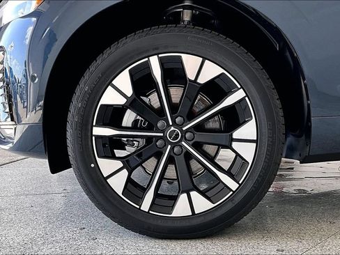 New 2026 Volvo XC60 B5 Plus w/ Protection Package Premier AWD/4WD image 30