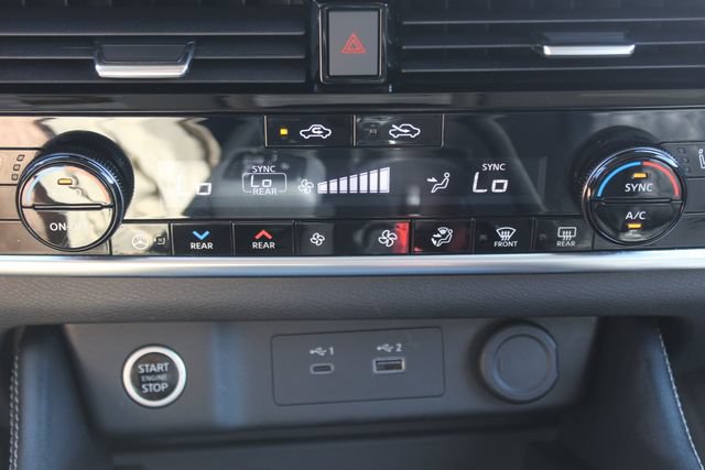 Used 2023 Nissan Rogue Platinum w/ Platinum Premium Package AWD/4WD image 20