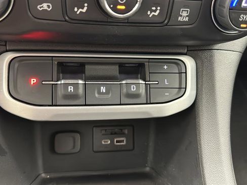Used 2023 GMC Acadia SLT w/ Elevation Edition AWD/4WD image 22