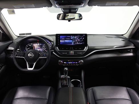 Used 2023 Nissan Altima 2.0 SR image 2