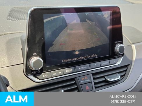 Used 2025 Nissan Altima 2.5 SR FWD image 17