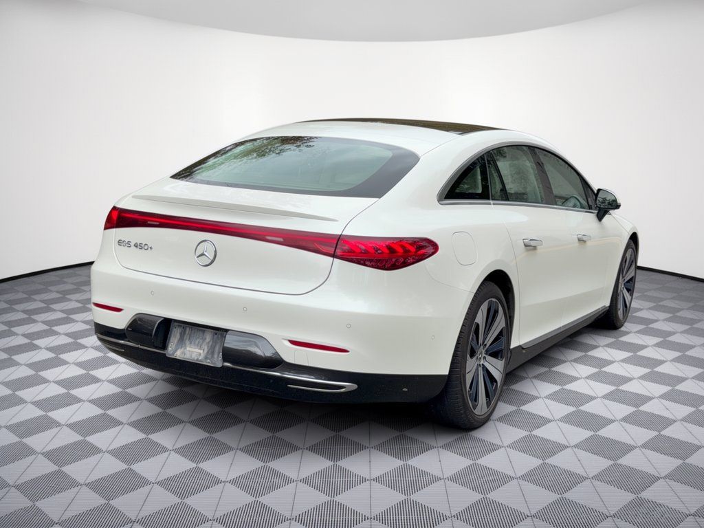 Used 2022 Mercedes-Benz EQS 450+ Sedan image 9
