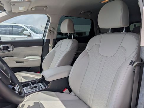 Certified 2023 Kia Sorento SX Prestige AWD/4WD image 24