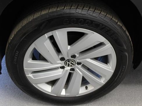 Used 2023 Volkswagen Atlas Cross Sport SE w/ Panoramic Sunroof Package AWD/4WD image 12
