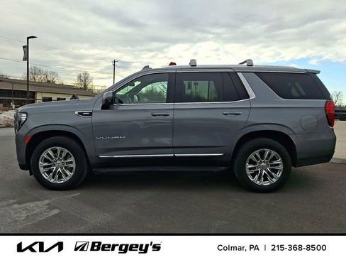 Used 2022 GMC Yukon SLT w/ SLT Luxury Package image 9