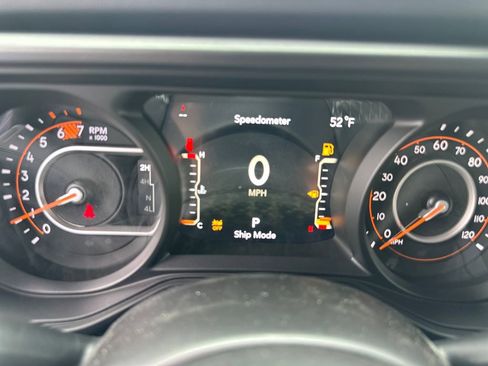 New 2026 Jeep Wrangler Unlimited Sahara w/ Whitecap Package AWD/4WD image 19