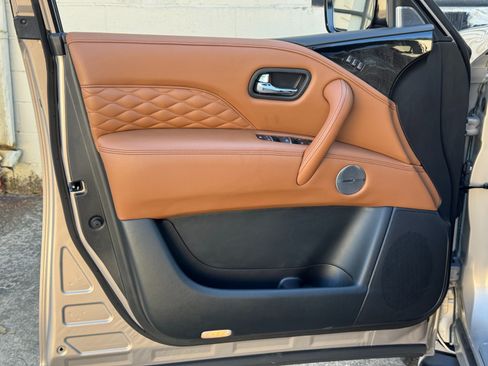 Used 2024 INFINITI QX80 Sensory AWD/4WD image 46