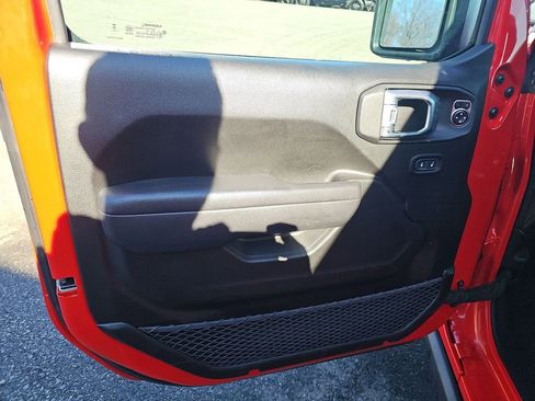 Used 2025 Jeep Wrangler Unlimited Sport S 4xe AWD/4WD image 9