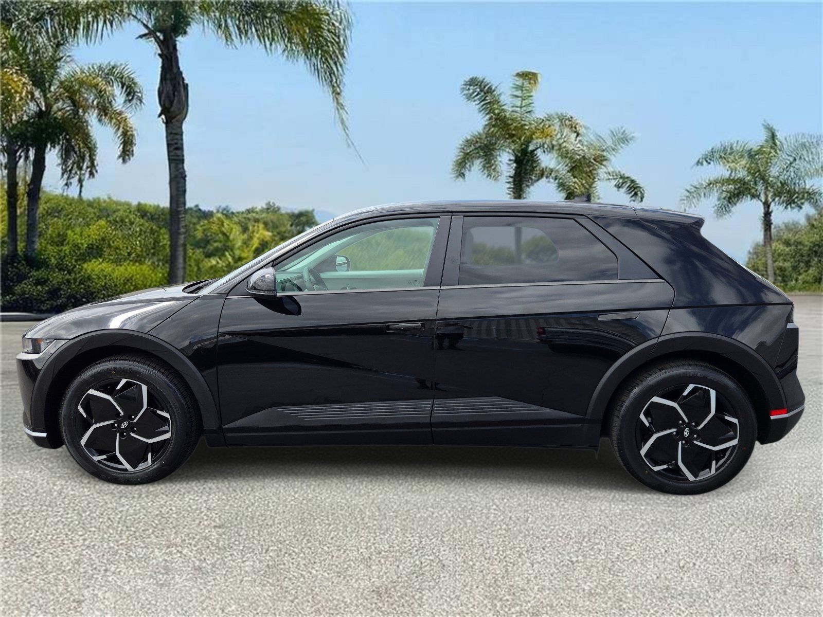 Used 2024 Hyundai Ioniq 5 SEL RWD image 2