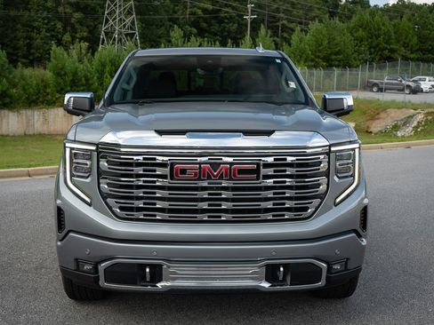 Used 2025 GMC Sierra 1500 Denali w/ Denali Reserve Package AWD/4WD image 8
