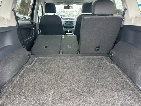 Used 2020 Volkswagen Tiguan SE w/ Panoramic Sunroof Package image 14