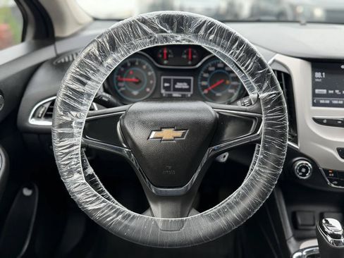 Used 2017 Chevrolet Cruze LS FWD image 43