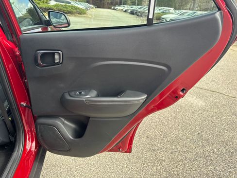 Used 2024 Hyundai Venue Limited image 16