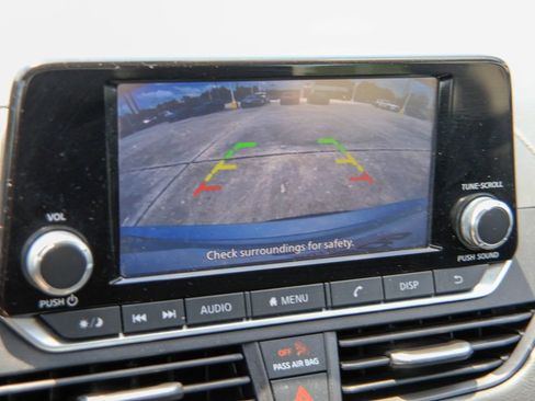 Used 2024 Nissan Altima 2.5 S FWD image 4