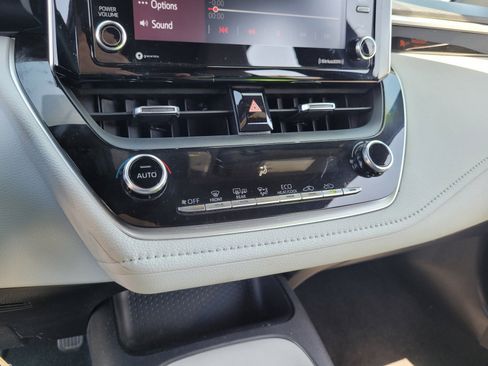 Used 2021 Toyota Corolla SE FWD image 19