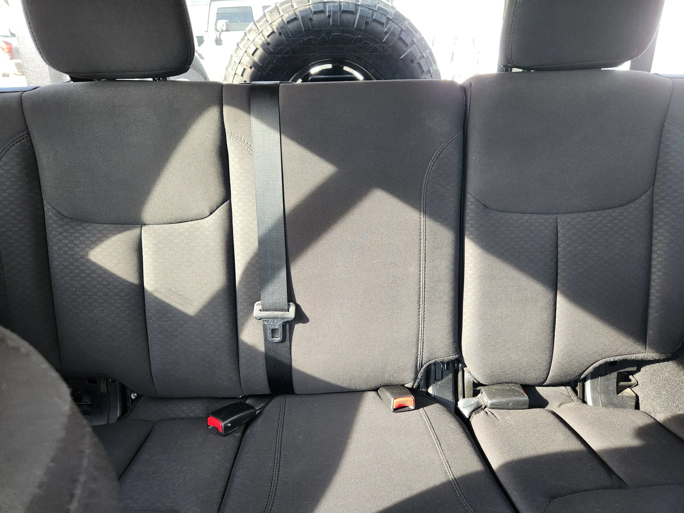 Used 2015 Jeep Wrangler Unlimited Sport AWD/4WD image 16