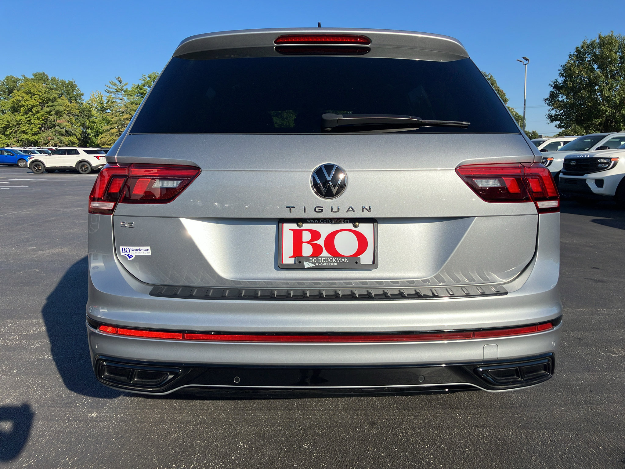 Used 2023 Volkswagen Tiguan SE R-Line FWD image 5