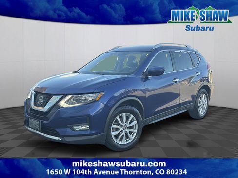 Used 2017 Nissan Rogue SV FWD image 1