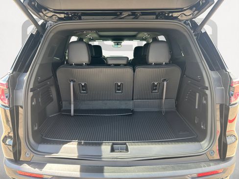 New 2026 GMC Acadia AT4 w/ LPO, Floor Liner Package image 12