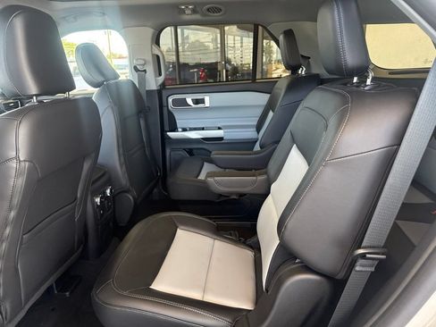 Used 2024 Ford Explorer XLT w/ Equipment Group 202A AWD/4WD image 15