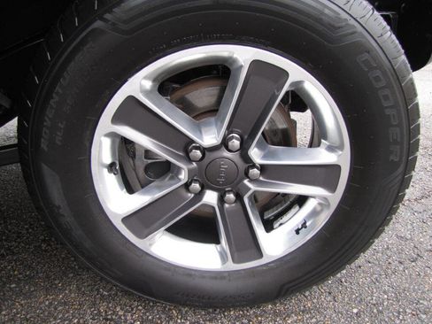 Used 2021 Jeep Wrangler Unlimited Sahara image 20