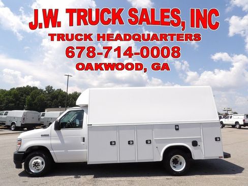 Used 2024 Ford E-350 and Econoline 350 Super Duty w/ Driver's Safety Package RWD image 2