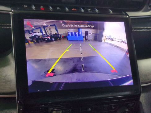 Used 2022 Jeep Grand Cherokee L Limited image 27