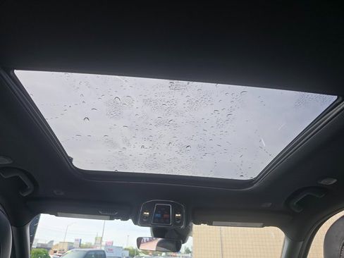 Used 2025 Jeep Grand Cherokee Limited w/ Black Appearance Package image 15