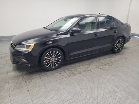 Used 2016 Volkswagen Jetta Sport FWD image 2