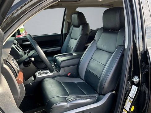 Used 2019 Toyota Tundra Limited w/ Limited Premium Package AWD/4WD image 20