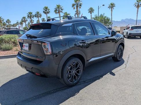 Certified 2025 Nissan Kicks SR FWD image 7