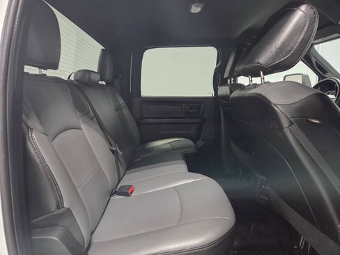 Used 2024 RAM 2500 Tradesman w/ Chrome Appearance Group AWD/4WD image 18