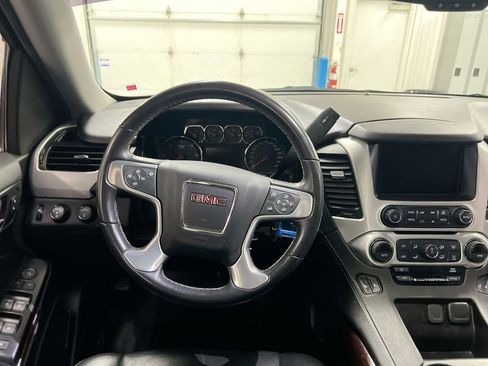 Used 2019 GMC Yukon XL SLT image 11