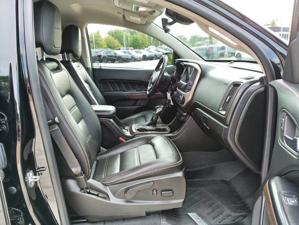 Used 2022 GMC Canyon Denali w/ Denali Black Edition Package AWD/4WD image 10