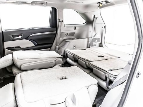 Used 2017 Toyota Highlander Limited FWD image 38