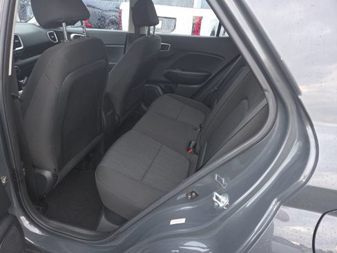 Certified 2023 Hyundai Venue SE FWD image 8